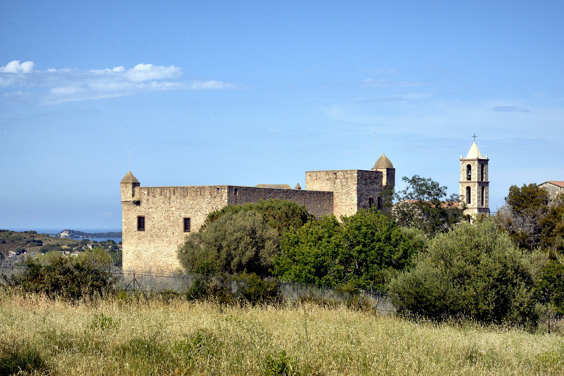 Fort de Matra et église San Marcello à Aléria